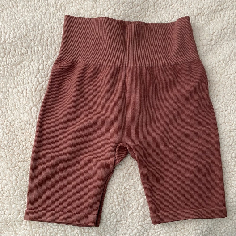 Pink / Mauve Ribbed Shorts